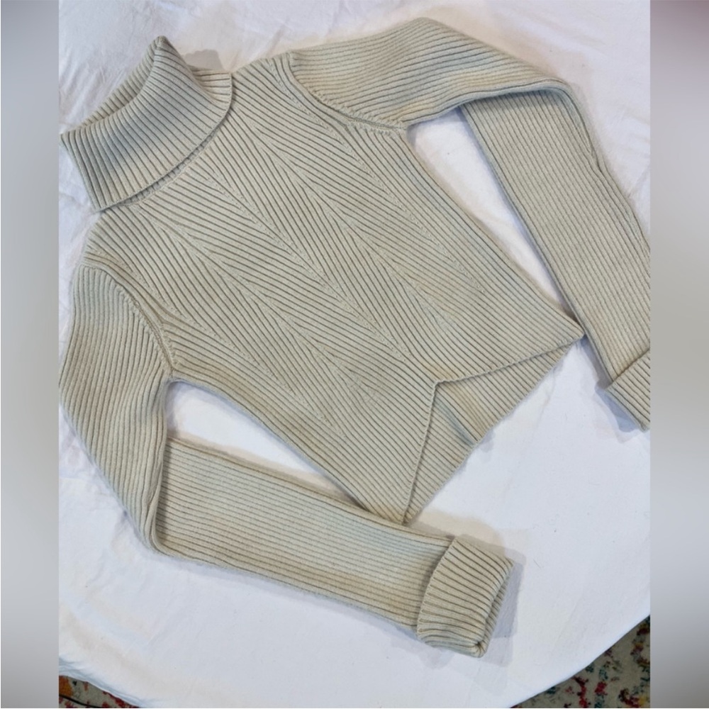 XS/S Bundle Ribbed Sweaters - Black & Cream - Picture 2 of 6